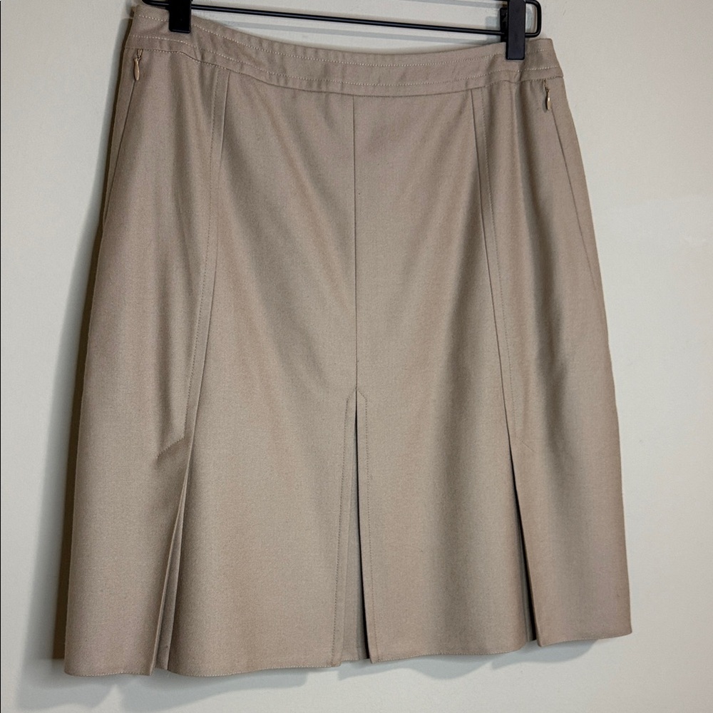 Akris Punto Beige 100% Wool Pleated A-Line Skirt Zip Pockets Size 8 - Picture 2 of 10
